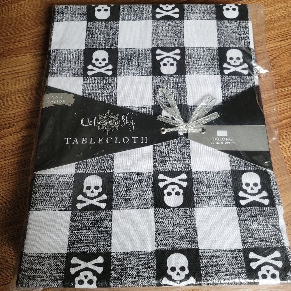 NWT Skull buffalo plaid check tablecloth gingham oblong Halloween